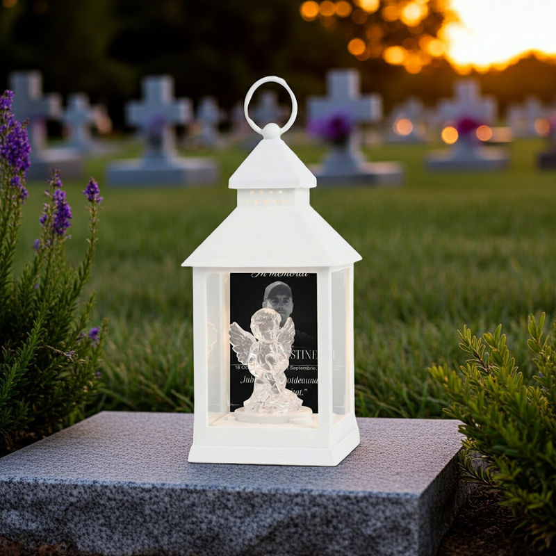 Felinar Personalizat  cu Ingeras – Veioză LED Decorativă pe Baterii (Memorial) 10x10x24cm