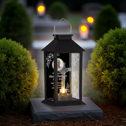 Felinar Personalizat – Veioză LED Decorativă cu incarcare Solara (Memorial) 14x14x28cm